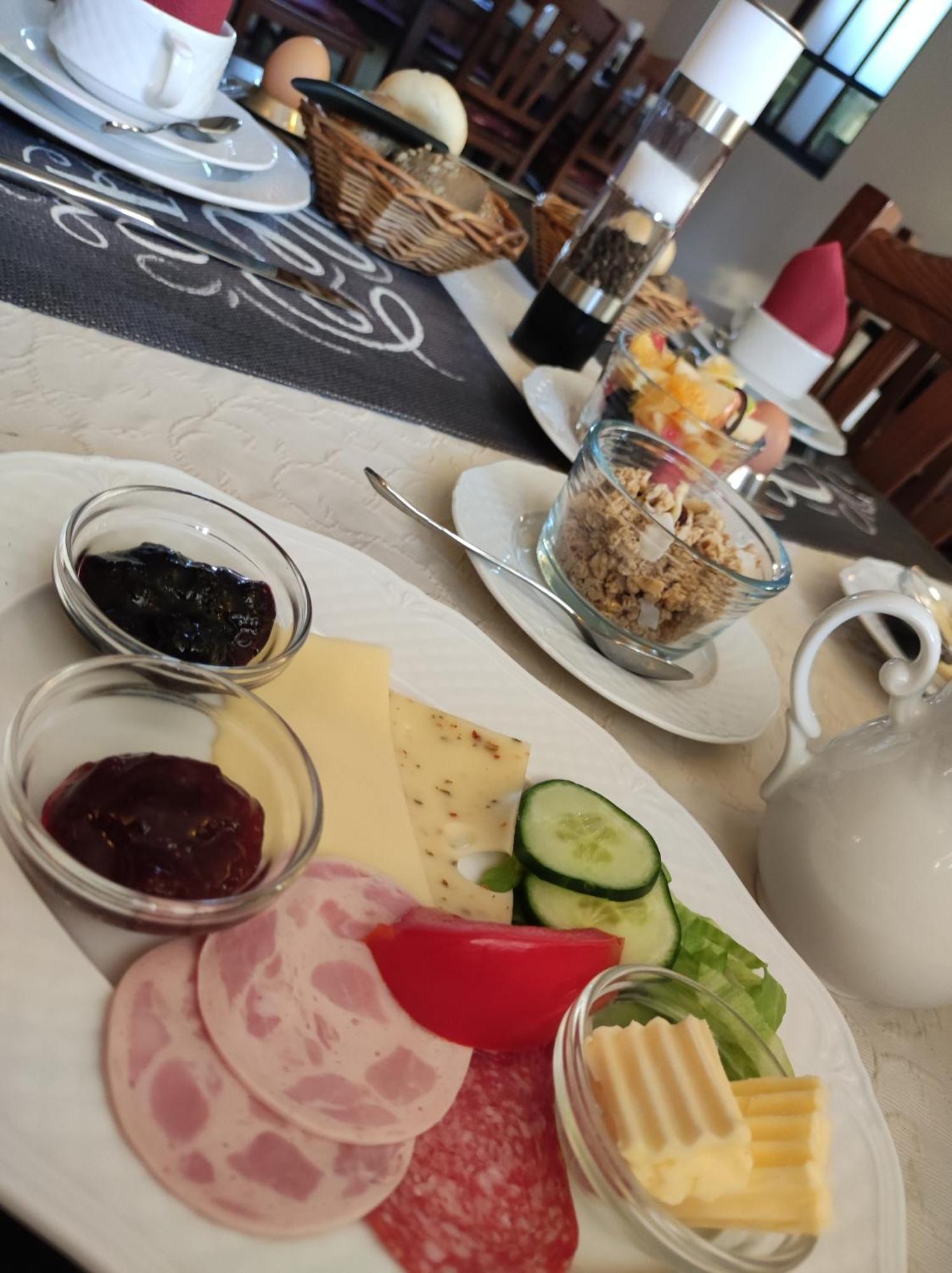 Streufdorf Cafe Im Hof- Bed & Breakfast מראה חיצוני תמונה