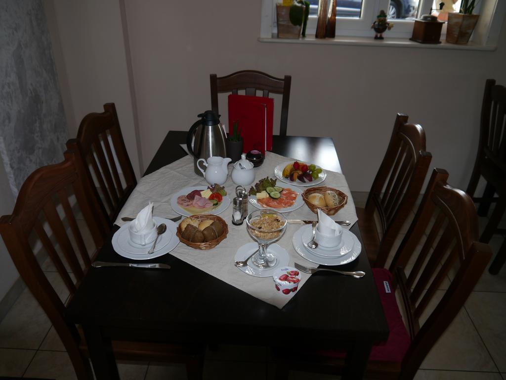 Streufdorf Cafe Im Hof- Bed & Breakfast מראה חיצוני תמונה